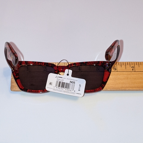 Nwt Foster Grant ladies polarized red & black sunglasses - Picture 4 of 11